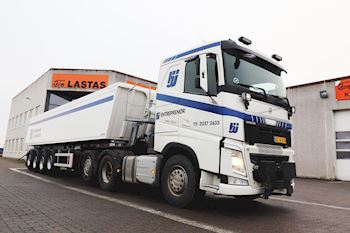 Ny Kel-Berg 4 akslet tiptrailer 37 m3 leveret til HJJ Entreprenør ApS