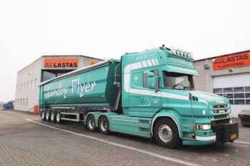 Ny Kel-Berg 4 akslet Hardox tiptrailer 63 m3  til Lundby Flyer ApS 
