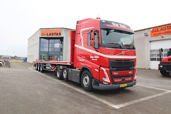 Børge Skafte Transport med en ny Kel-Berg  3 akslet sværlasttrailer specielt til stålnet transport