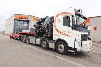 Claus Steensen ApS med en ny Kel-Berg 3 akslet nedb. maskintrailer med udtræk fra Lastas