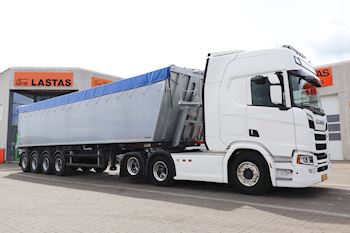 Tuesbøl Kartofler A/S med ny Kel-Berg 4 akslet korn tiptrailer 61,5 m3 med aut. rullepresenning