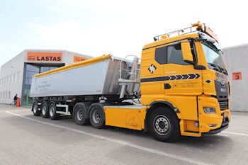 Ny Kel-Berg 3 akslet city jord tiptrailer 34 m3  leveret til Entreprenør Henning Have A/S
