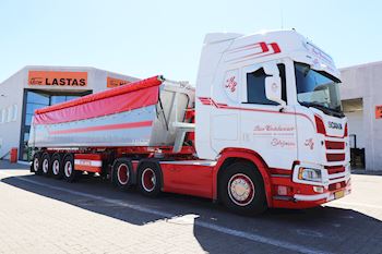 Flot Kel-Berg 4 akslet grus tiptrailer 37 m3 til Vognmand Kim Christensen, Skjern ApS 