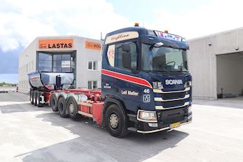 L.M. Transport, Ans A/S er kørt med en ny  Kel-Berg 3 akslet asfalt tipkærre fra Lastas 