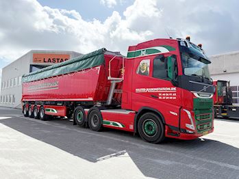 Ny flot Kel-Berg 4 akslet korn tiptrailer 59 m3  til Halsted Maskinstation ApS