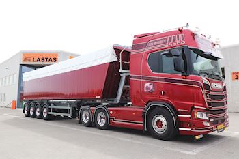 Ny super flot Kel-Berg 4 akslet korn tiptrailer 61,5 m3 til Vognmand Christian Soleen 