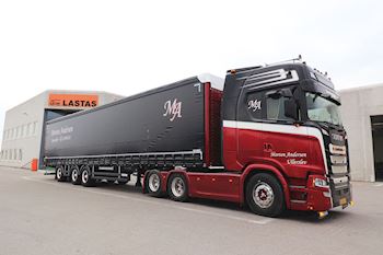 Lastas har leveret en ny Kel-Berg 4 akslet 14,9 m gardintrailer til Vognmand Morten Andersen ApS