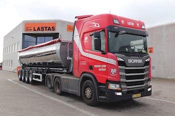 Ny Kel-Berg 4 akslet asfalt tiptrailer  til PLR Transport ApS fra Lastas