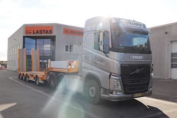 Flot ny gul Faymonville 4 akslet maskintrailer  til Entreprenør Henning Have A/S fra Lastas