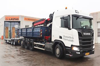 Lastas har leveret en ny Kel-Berg 3 akslet maskinanhænger til Boelskifte & Rasmussen ApS 