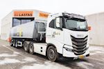 Ny Kel-Berg 3 akslet city jord tiptrailer 34 m3  leveret til Lars Gravco A/S