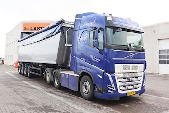 Ny flot Kel-Berg 4 akslet korn tiptrailer 59 m3  til BH Transport ApS
