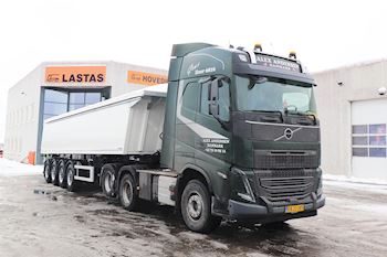 2 nye Kel-Berg 4 akslet jord tiptrailere 37 m3  leveret til Alex Andersen, Ølund A/S 