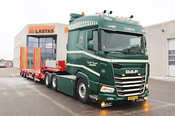 Kudsk & Nissum A/S med en ny Faymonville  4 akslet maskintrailer med udtræk fra Lastas 