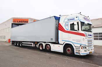 3 nye Knapen 3 akslet walkingfloor trailere  udleveret til Vognmand Morten Andersen ApS