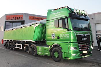 Ny flot Kel-Berg 4 akslet jord tiptrailer 37 m3  leveret til Havdrup Vognmandsforretning APS