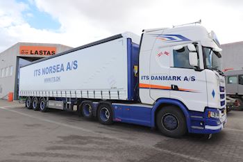 Lastas har leveret 4 nye Kel-Berg 3 akslet  maxi flexi gardintrailere til NorSea Denmark A/S 