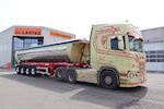 En ny flot Kel-Berg 4 akslet asfalt tiptrailer 32 m3 til Lars E. Nielsen ApS