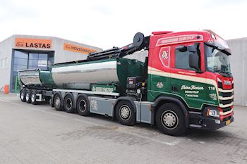 T. Ravn’s Transport med 2 nye Kel-Berg 4 akslet tiptrailere 61,5 m3 med aut. rullepresenning