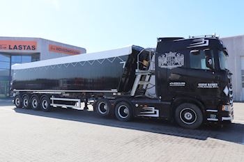 Ny flot Kel-Berg 4 akslet korn tiptrailer 59 m3  med åbenbar side til Gustav Hansen