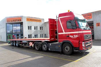 Børge Skafte Transport & Spedition A/S kan køre hjem med deres første ud af fire nye Kel-Berg 3 akslet sværlasttrailer 