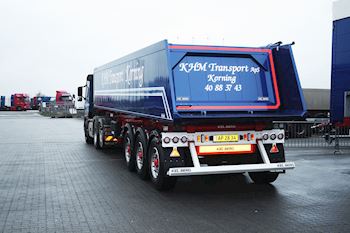 Flot ny 3 akslet Kel-Berg tiptrailer til KHM Transport ApS