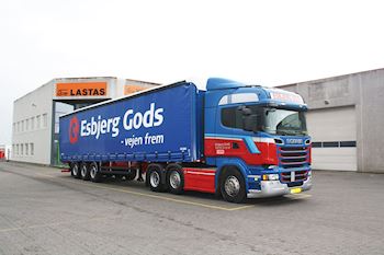 Ny Kel-Berg 3 akslet gardintrailer med lift - nr. 5 ud af 10 - til Esbjerg Gods A/S