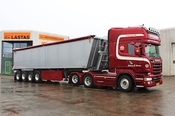 Flot Kel-Berg 4 akslet tiptrailer 61,5 m3 udleveret til Johnny E. Larsen Transport