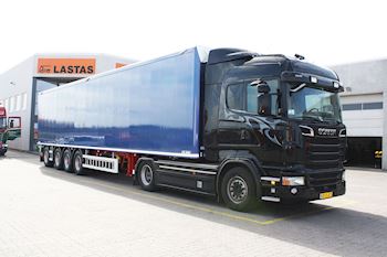 Flot ny Kel-Berg/Knapen 4 akslet Walking Floor trailer udleveret til Hemmingsen Transport ApS