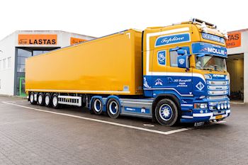 Flot ny Kel-Berg/Knapen 4 akslet Walking Floor trailer udleveret til KD Transport Fur ApS 