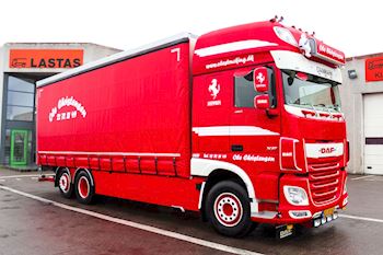 Lastas Trucks Danmark A/S leverer en ny DAF XF 530 FAR SSC Traxon til Oles Trucking 
