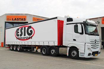 Lastas har leveret en ny Kel-Berg 3 akslet maxi flexi gardintrailer til Esig Transport ApS 