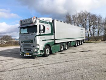 Flot ny Kel-Berg/Knapen 4 akslet Walking Floor trailer udleveret til Lars Linnet ApS 