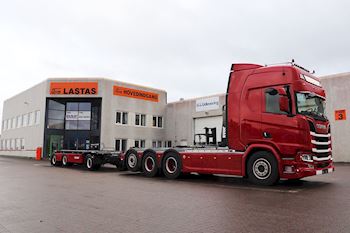 DK-Miljø A/S er kørt hjem med tre nye Kel-Berg 3 akslet overføringsanhænger fra Lastas
