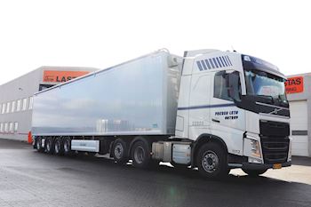 Flot ny Kel-Berg/Knapen 4 akslet Walking Floor trailer udleveret til PLR Transport ApS