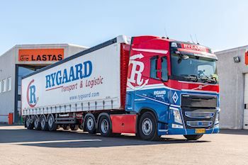 Ny flot Kel-Berg 4 aks. gardintrailer til Rygaard Transport & Logistic A/S