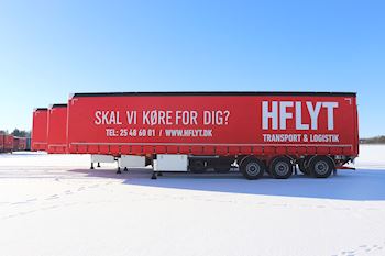 Lastas har leveret tre nye Kel-Berg 3 akslet gardintrailere til Hovedstadens Flytteforretning