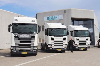 Smalle Transport ApS har afhentet tre brugte Scania hos Danlast Hedensted 