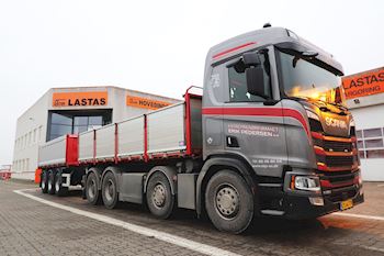 Kel-Berg 3 akslet 24 tons tipkærre fra Lastas til Entreprenørfirmaet Erik Pedersen A/S