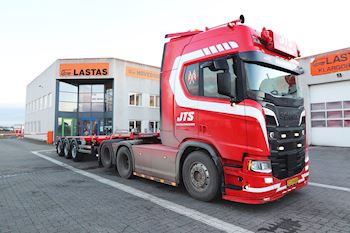 Obel Transport A/S er kørt fra Lastas med en ny Kel-Berg 3 akslet containerchassis med udtræk