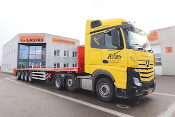 2 nye Kel-Berg 4 akslet sværlasttrailere med udtræk til AVAS - Aalborg Vognmandsforretning A/S