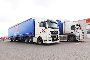 Lastas har leveret fem nye Kel-Berg 3 akslet gardintrailere til DKI Logistics A/S